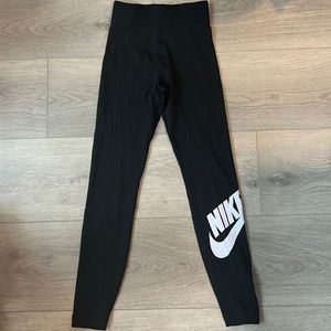 Nike Womens Highwaisted Leggings